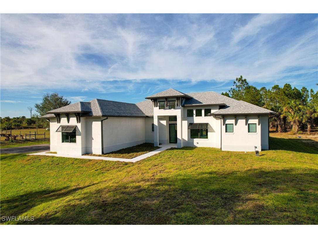2583 18th Avenue SE Naples FL 34117 225046680 image1