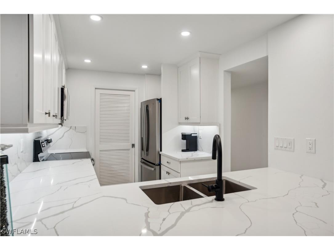 25900 Hickory Boulevard #605 Bonita Springs FL 34134 224058055 image18