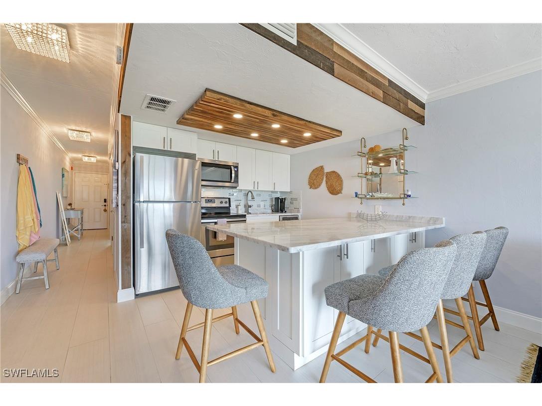 260 Southbay Drive #102 Naples FL 34108 225045152 image1