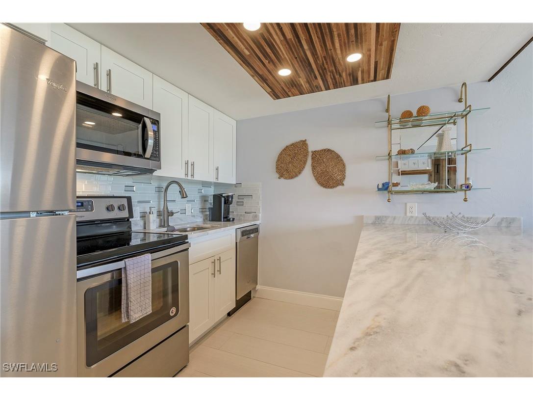 260 Southbay Drive #102 Naples FL 34108 225045152 image2