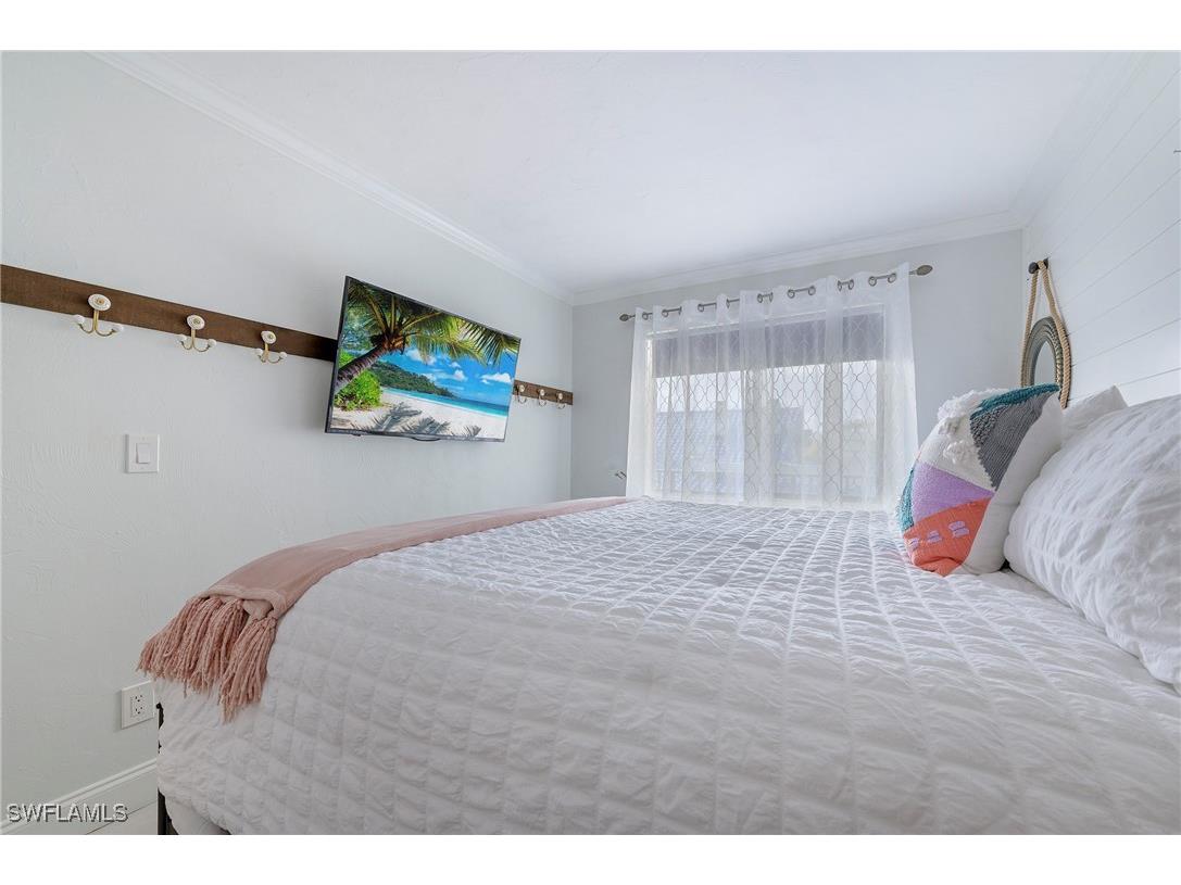 260 Southbay Drive #102 Naples FL 34108 225045152 image4