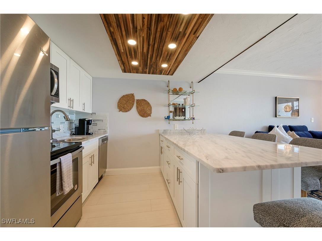 260 Southbay Drive #102 Naples FL 34108 225045152 image9