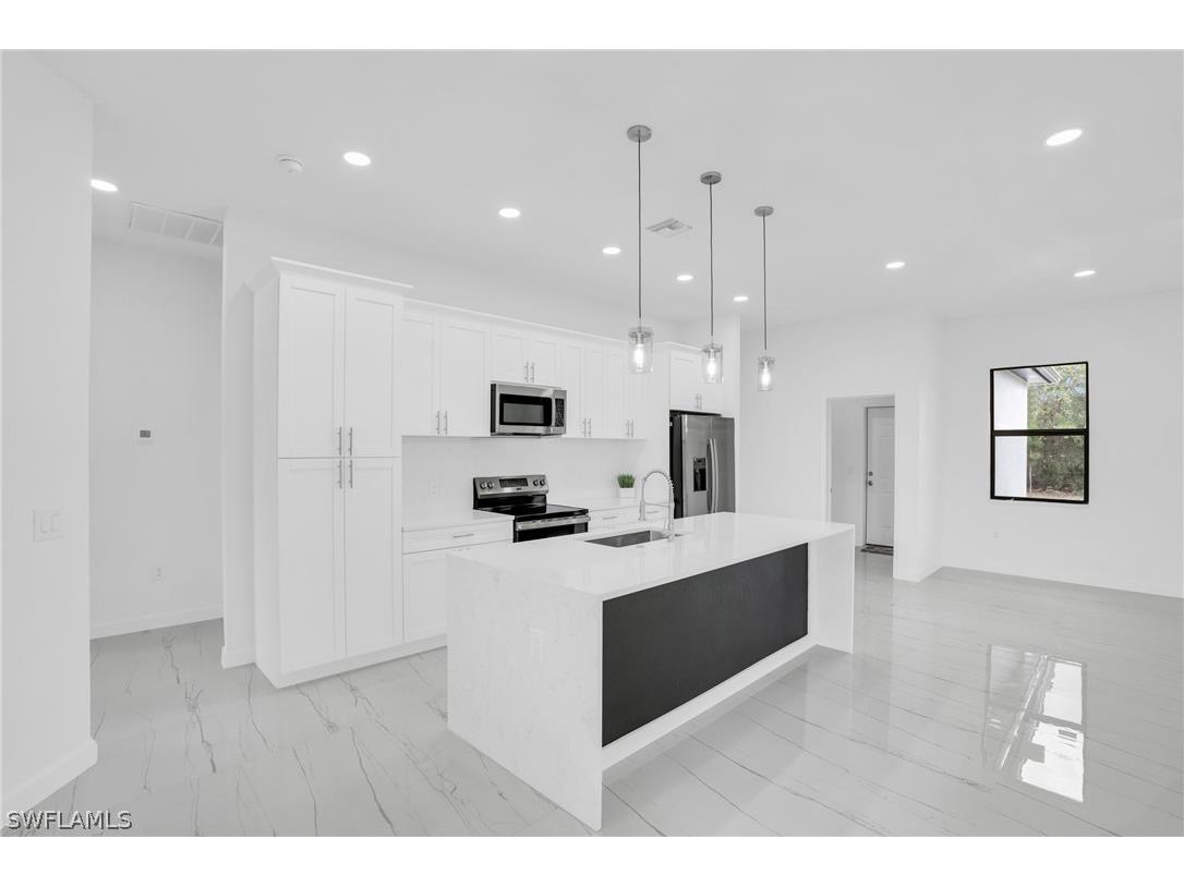 2604 73rd Street W Lehigh Acres FL 33971 224058958 image1