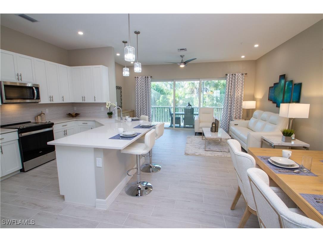 262 Indies Dr #201 Naples FL 34114 225044828 image1