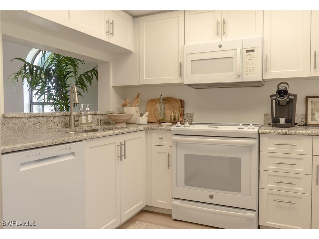 265 Deerwood Circle #10 Naples FL 34113 224074271 image16