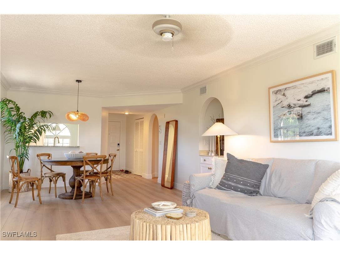 265 Deerwood Circle #10 Naples FL 34113 224074271 image4