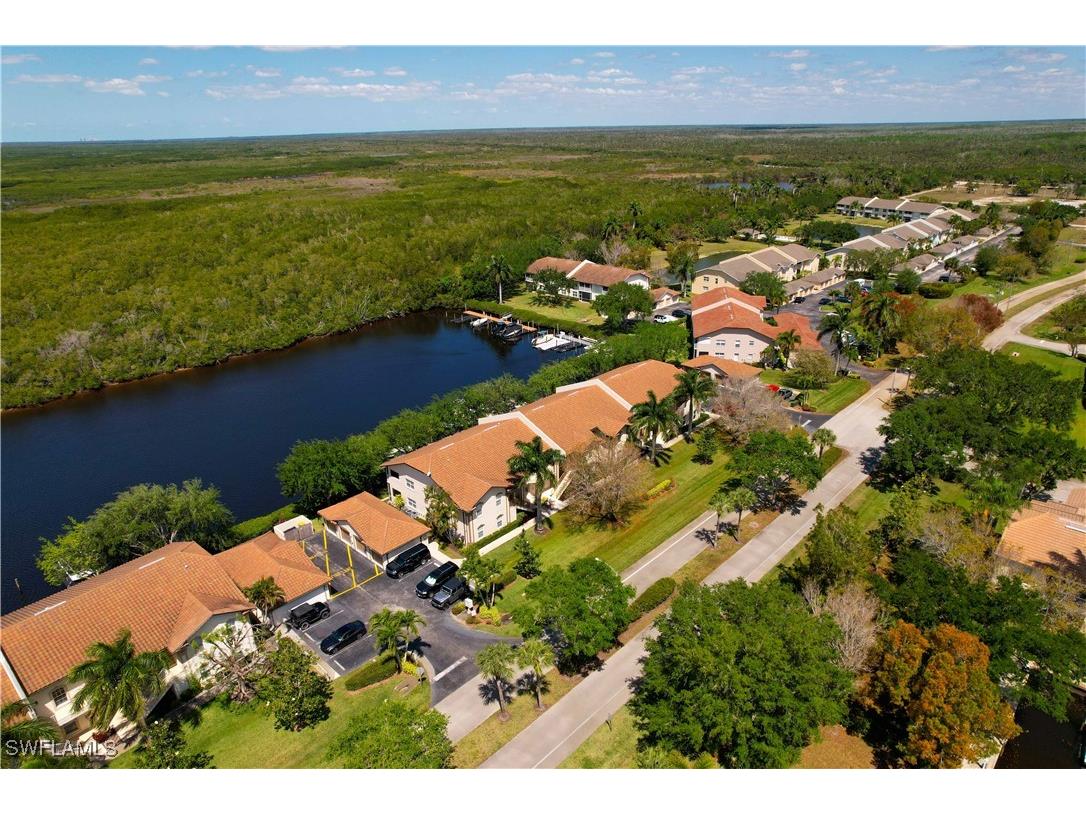 266 Newport Drive #307 Naples FL 34114 225037240 image1