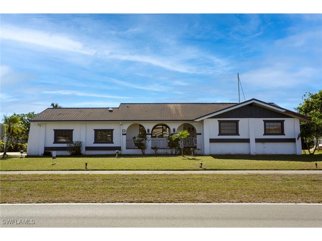 2711 W Marion Avenue Punta Gorda FL 33950 224097779 image1