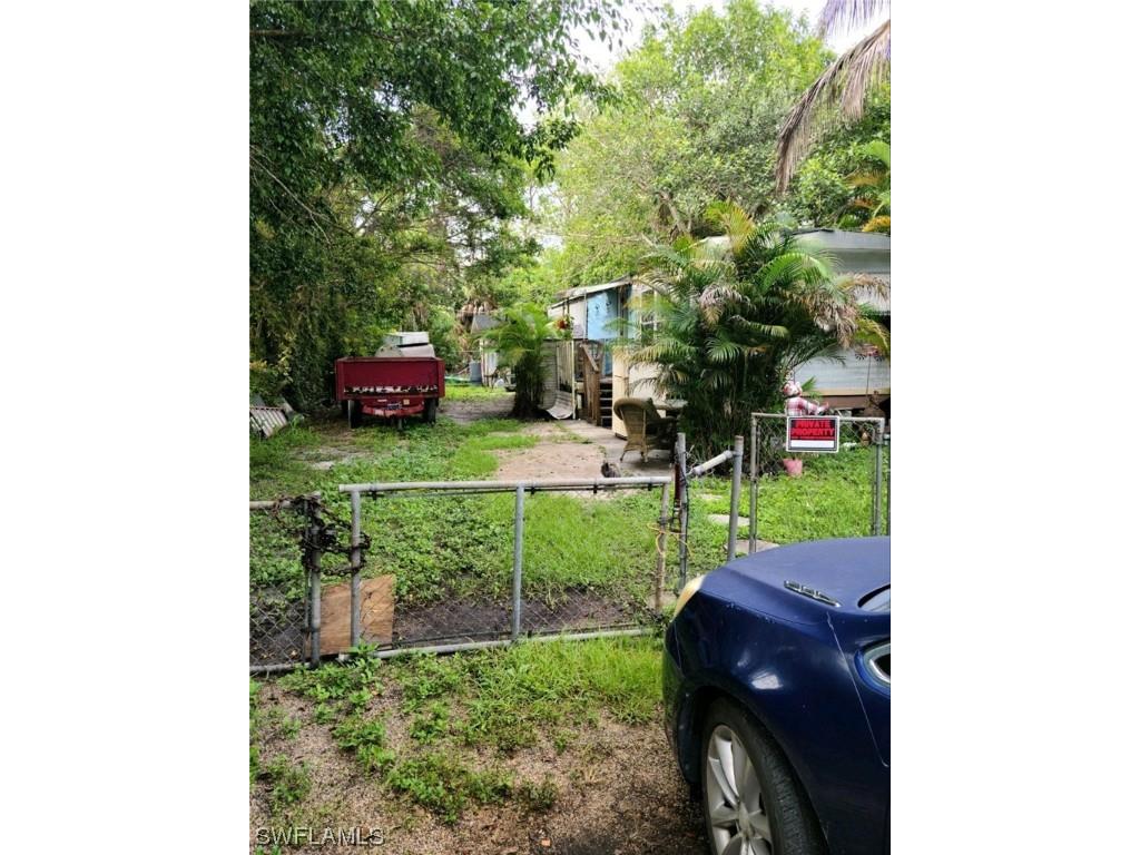 2715 Holly Avenue Naples FL 34112 222066927 image1