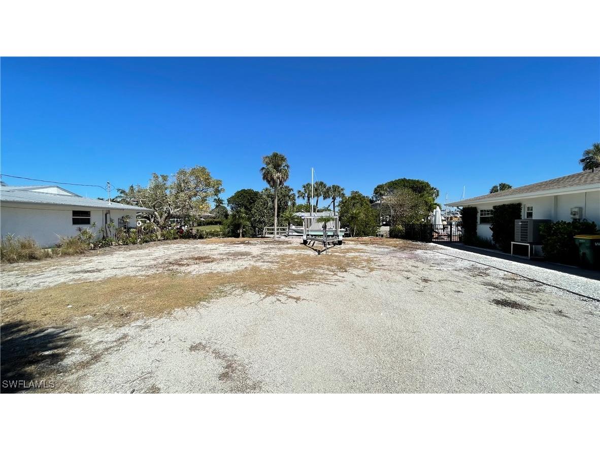 2723 Shoreview Drive Naples FL 34112 225026416 image10