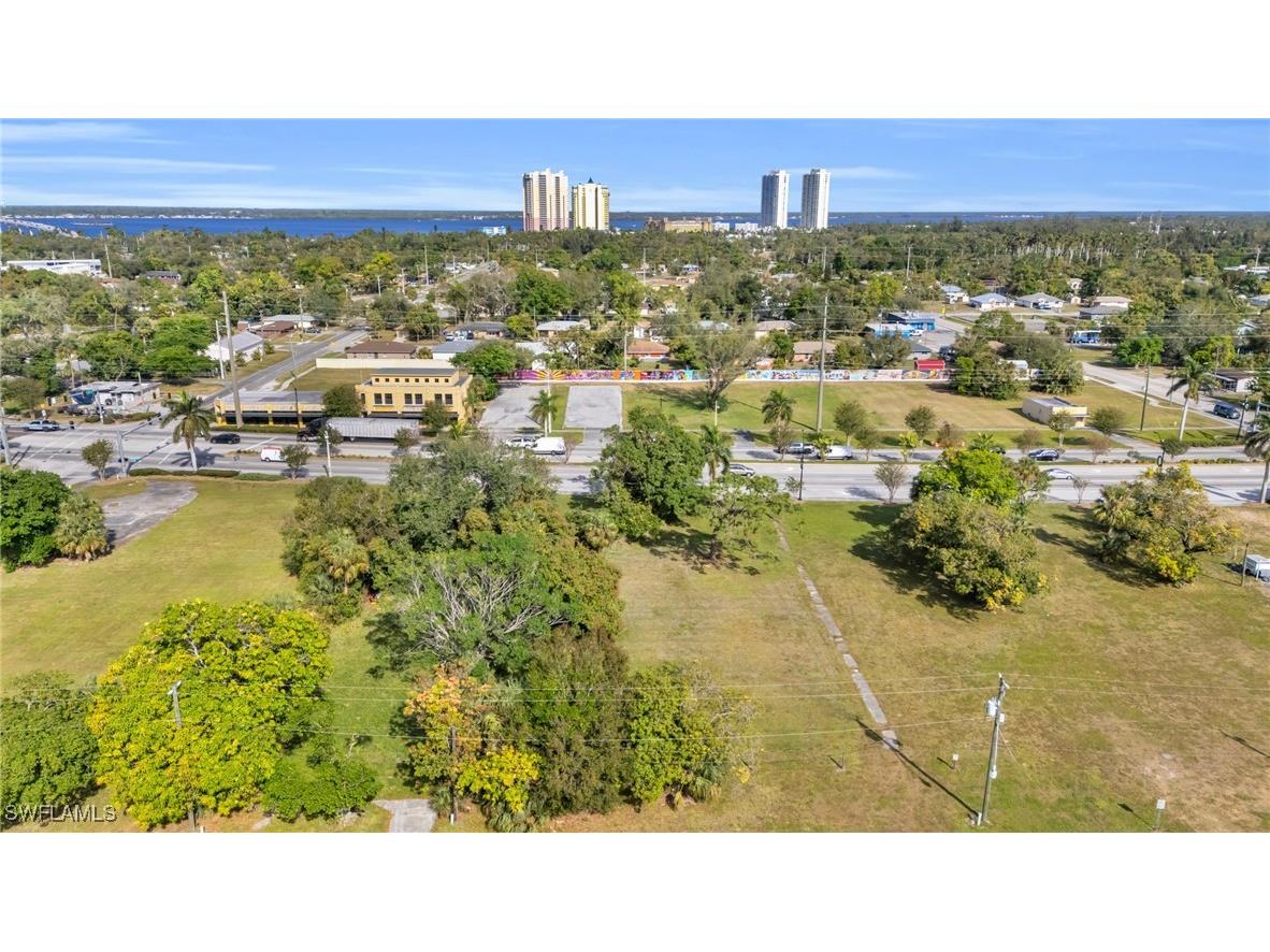 2726 Dr Martin Luther King Boulevard N Fort Myers FL 33916 224100079 image16