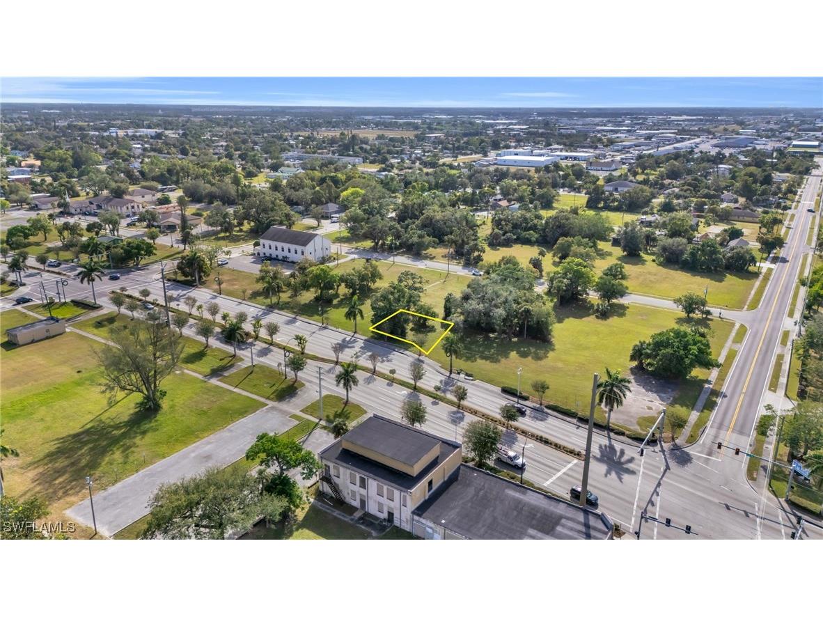 2726 Dr Martin Luther King Boulevard N Fort Myers FL 33916 224100079 image2