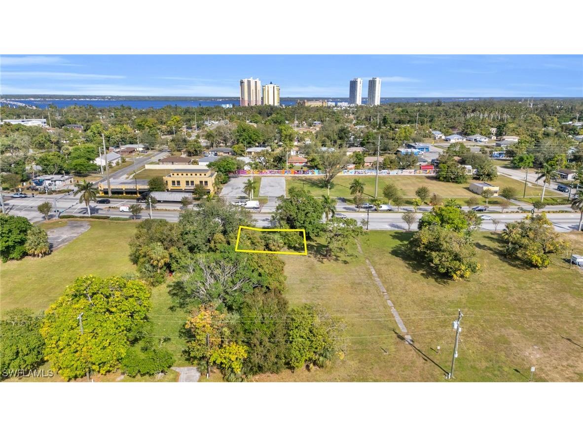 2726 Dr Martin Luther King Boulevard N Fort Myers FL 33916 224100079 image7