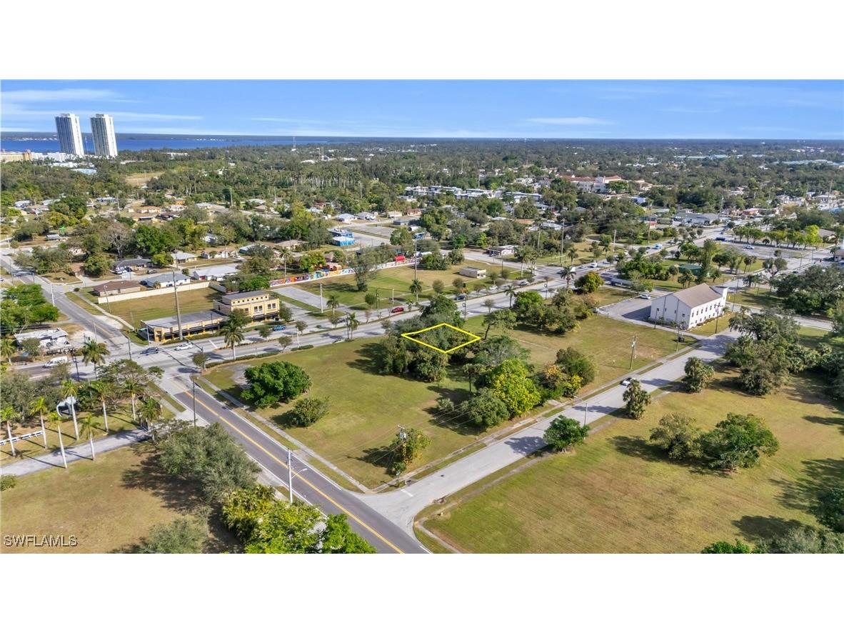 2726 Dr Martin Luther King Boulevard N Fort Myers FL 33916 224100079 image9