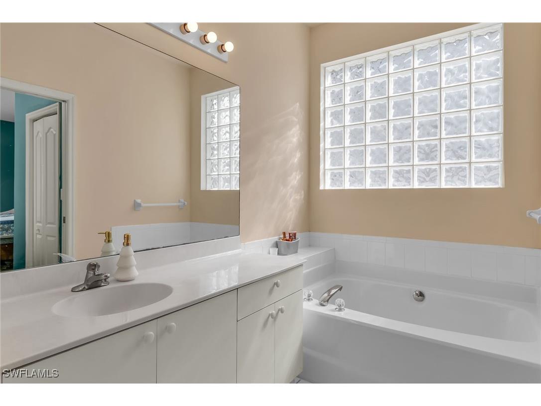 274 Stella Maris Drive S Naples FL 34114 225027567 image15