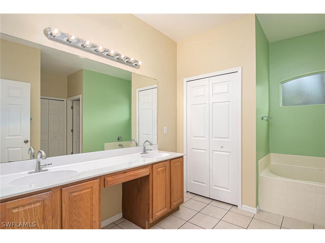 2743 Nature Pointe Loop Fort Myers FL 33905 224038925 image24