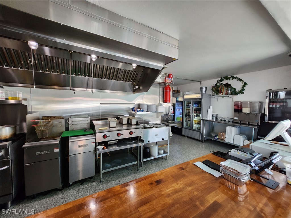 2847 Cleveland Avenue Fort Myers FL 33901 224089528 image15