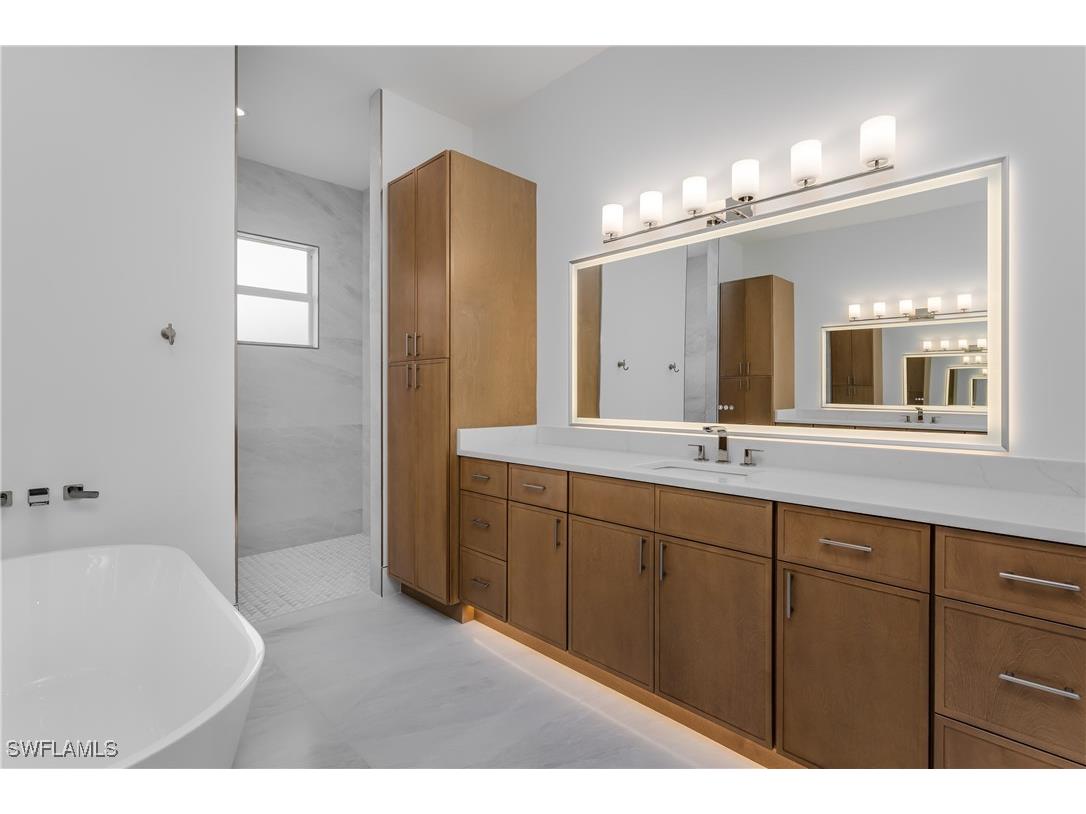 2854 Coach House Way Naples FL 34105 225050126 image23