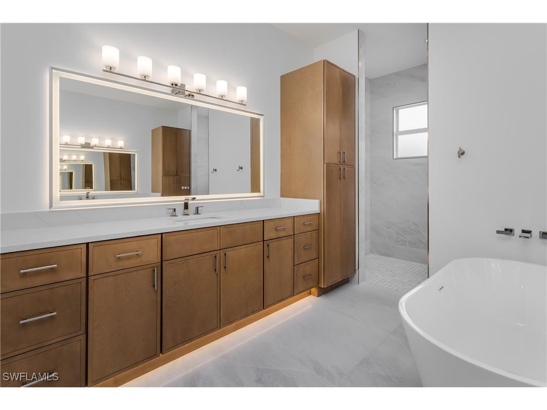 2854 Coach House Way Naples FL 34105 225050126 image24