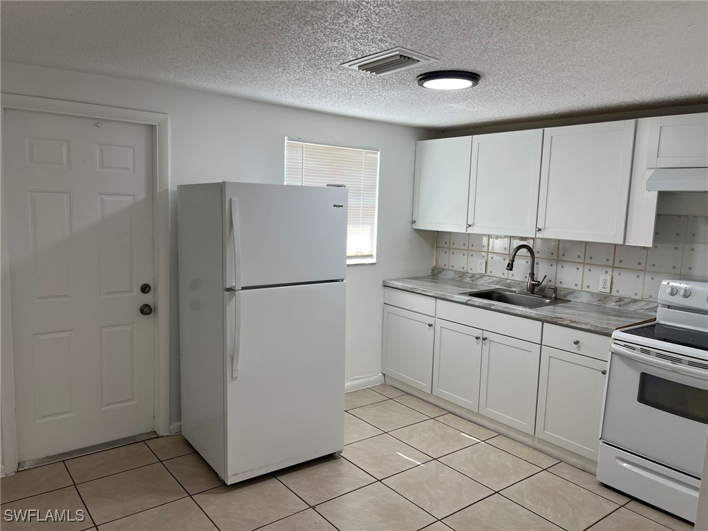 286 Lowell Avenue #286 North Fort Myers FL 33917 225044841 image1