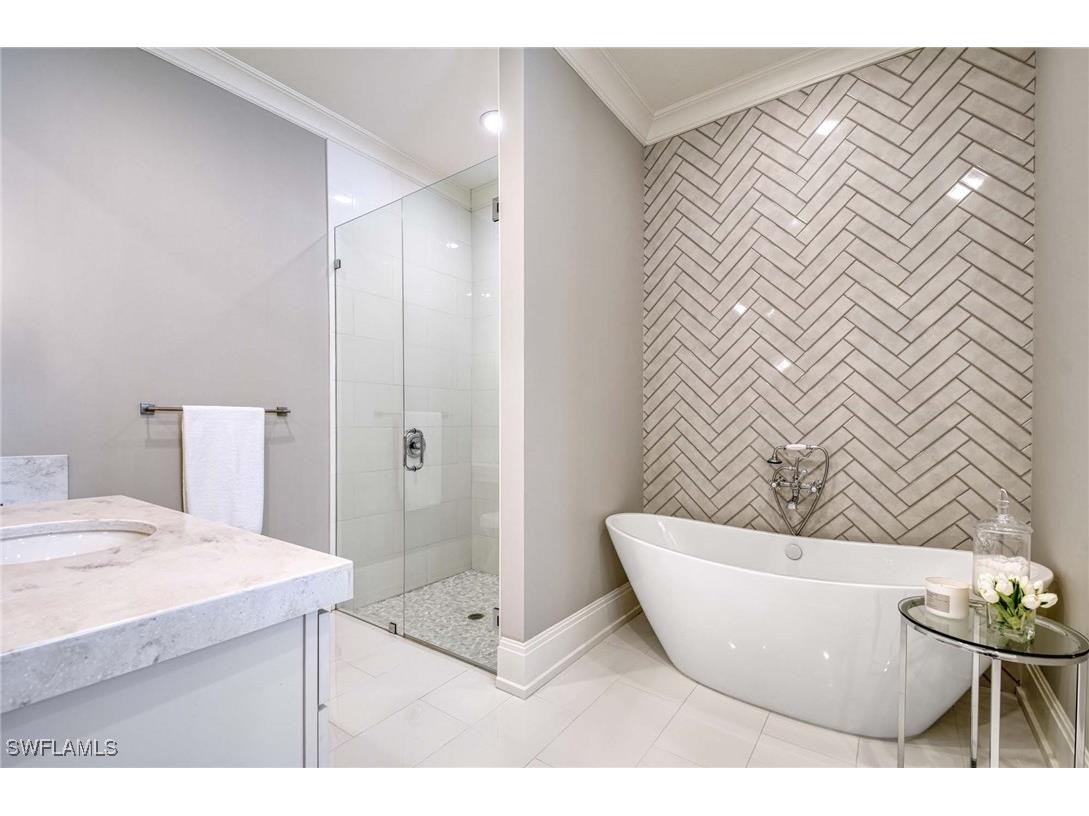 2867 Coco Lakes Drive Naples FL 34105 225026756 image17