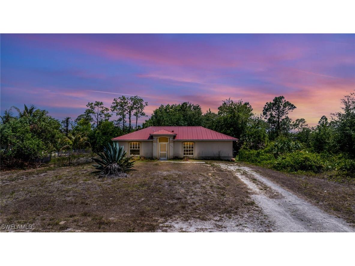 2910 39th Avenue NE Naples FL 34120 225043582 image1