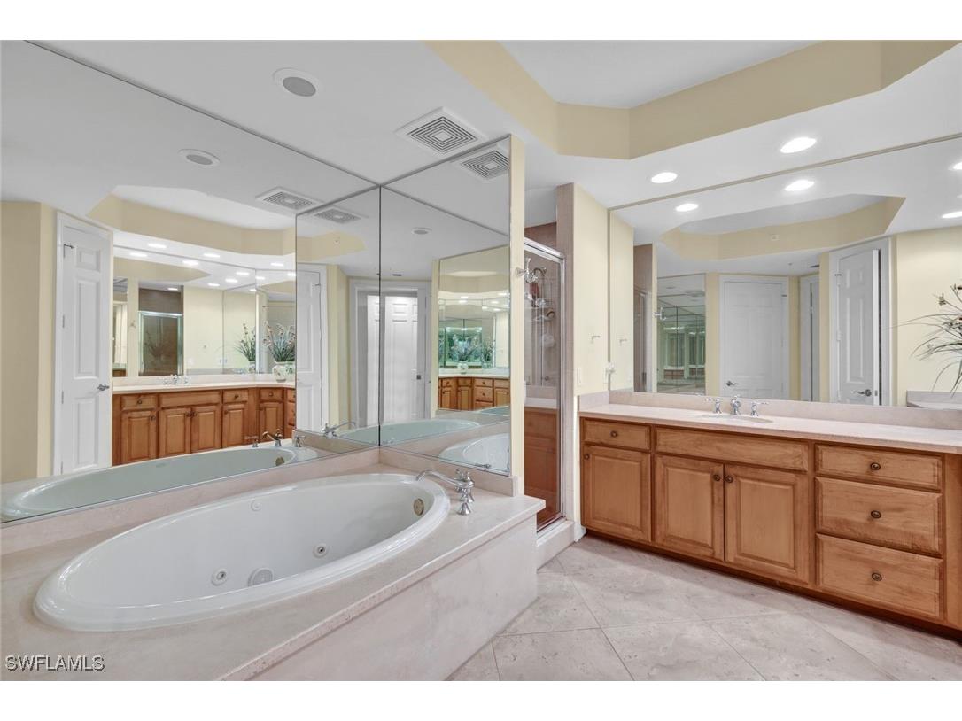 295 Grande Way #405 Naples FL 34110 225009976 image17