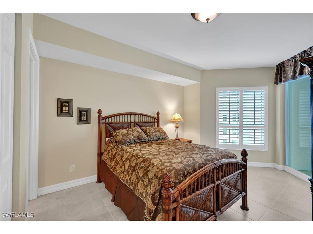 295 Grande Way #405 Naples FL 34110 225009976 image19