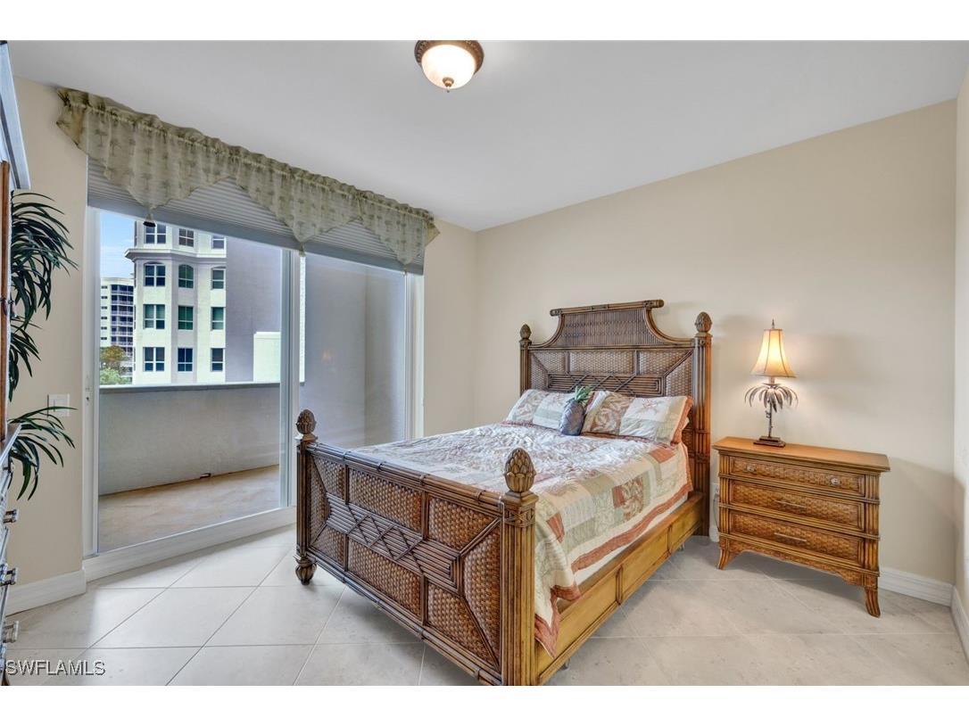 295 Grande Way #405 Naples FL 34110 225009976 image21