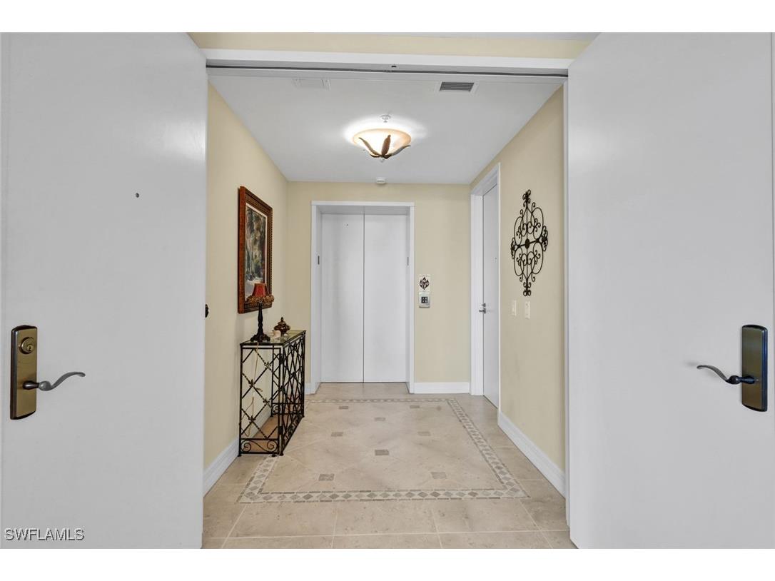 295 Grande Way #405 Naples FL 34110 225009976 image4