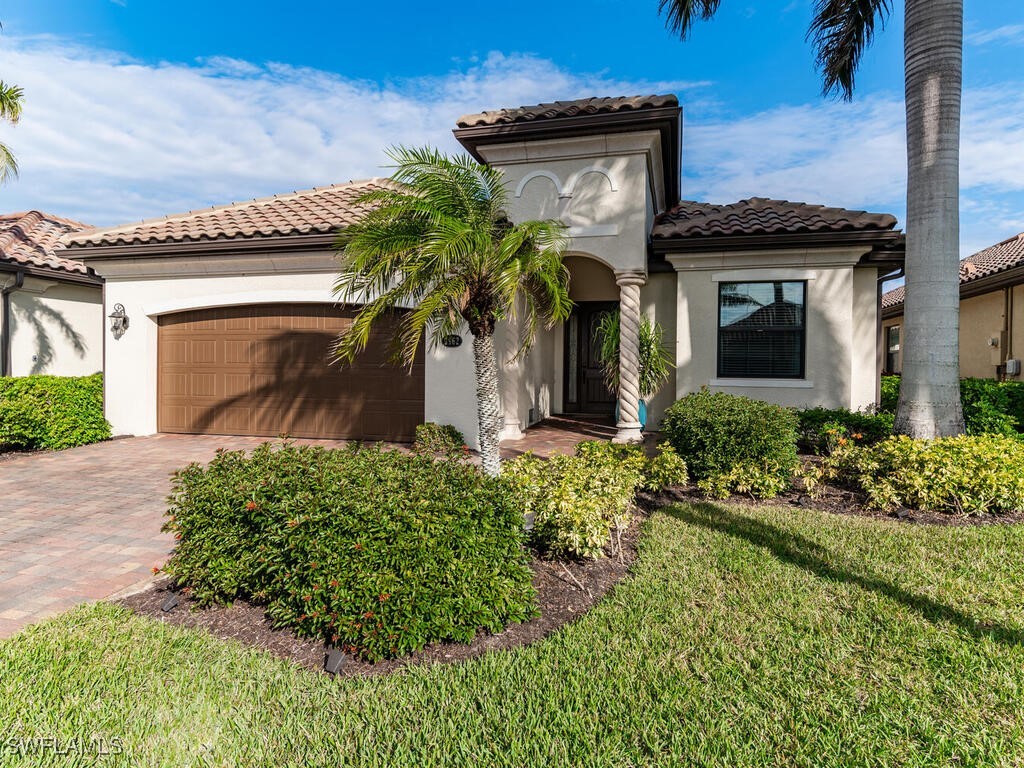 2962 Aviamar Circle Naples FL 34114 225006278 image1