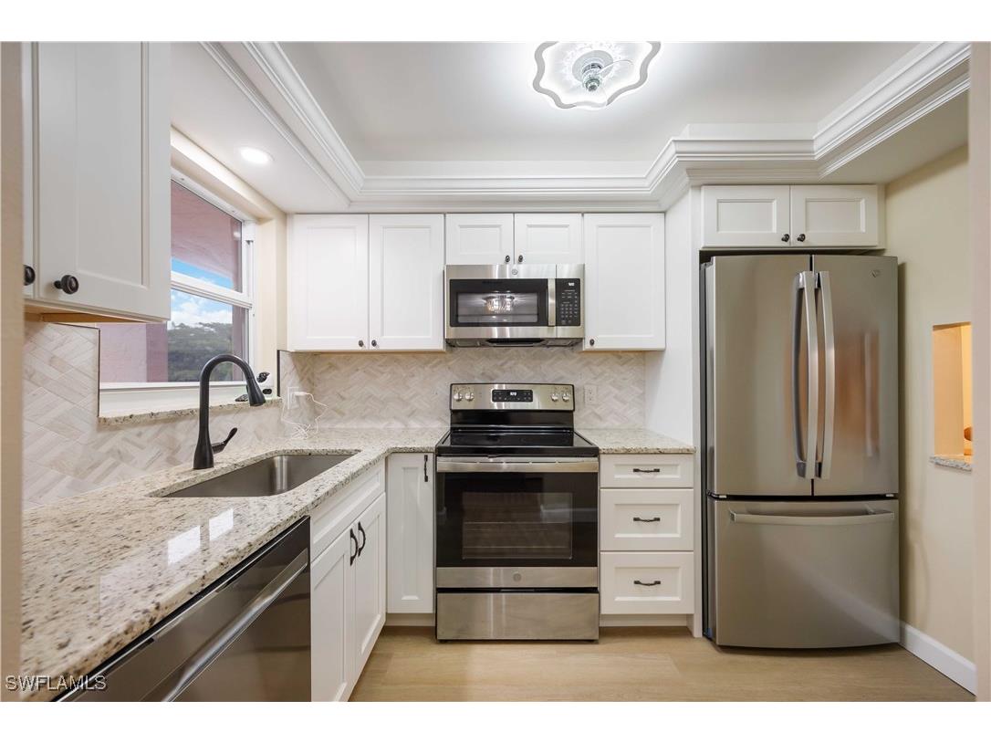 300 Forest Lakes Boulevard #210 Naples FL 34105 225010787 image13