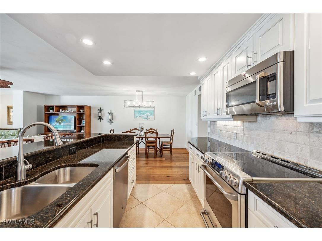 3000 Gulf Shore Boulevard N #207 Naples FL 34103 225023282 image6