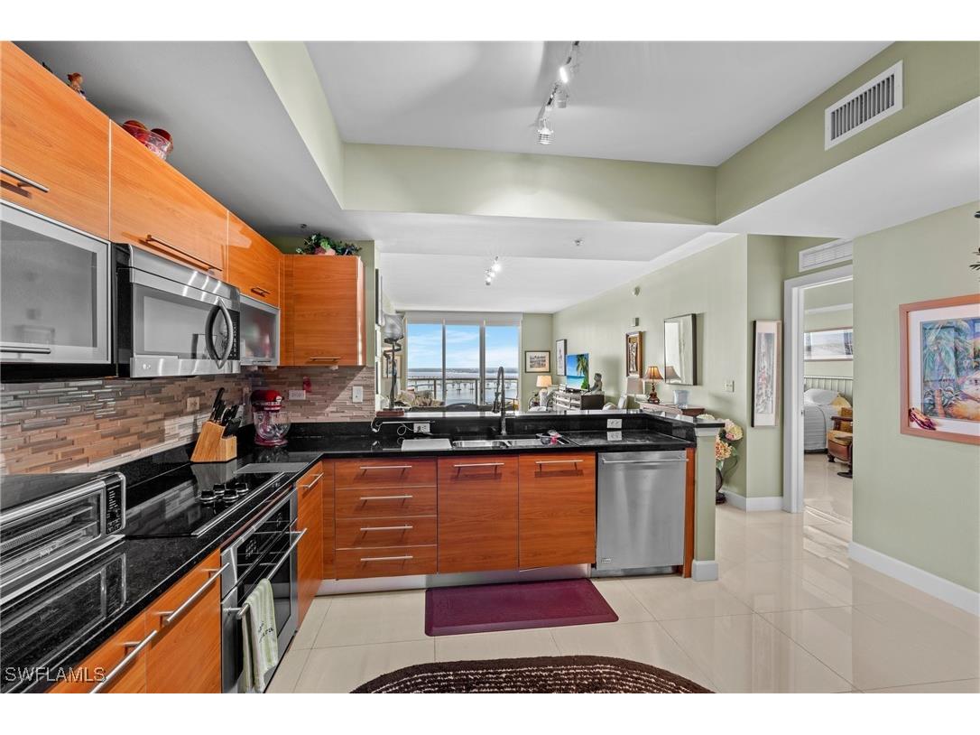 3000 Oasis Grand Boulevard #2203 Fort Myers FL 33916 225016369 image13