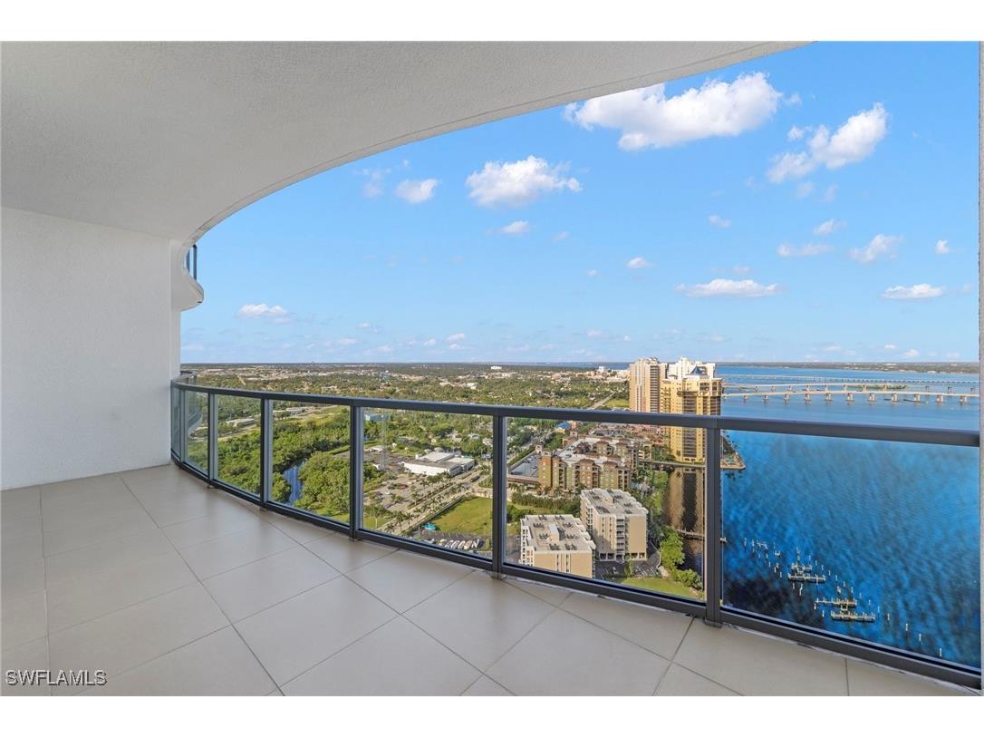 3000 Oasis Grand Boulevard #MPH6 Fort Myers FL 33916 225035296 image25