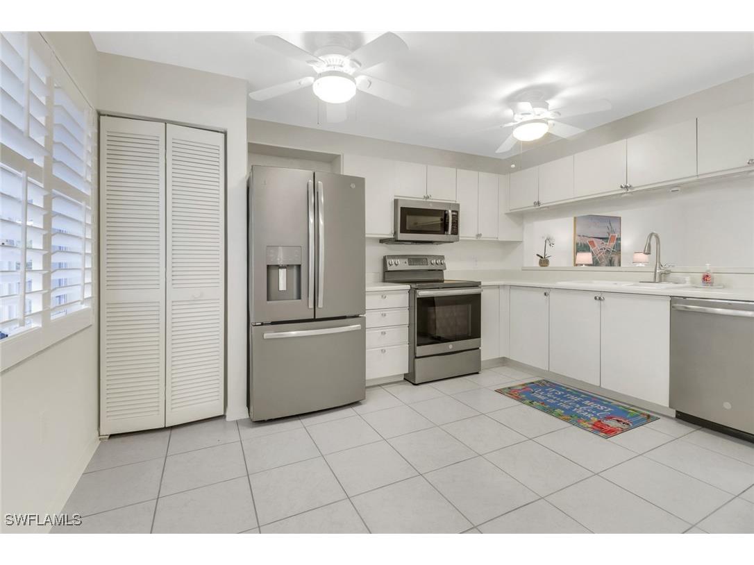 3012 Sandpiper Bay Circle #D304 Naples FL 34112 224102343 image1