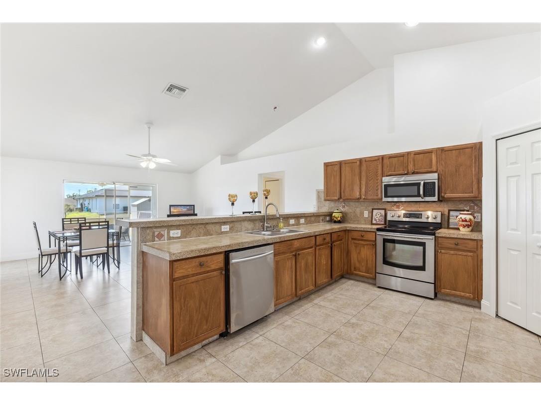 3066 NW 3rd Place Cape Coral FL 33993 225040298 image11