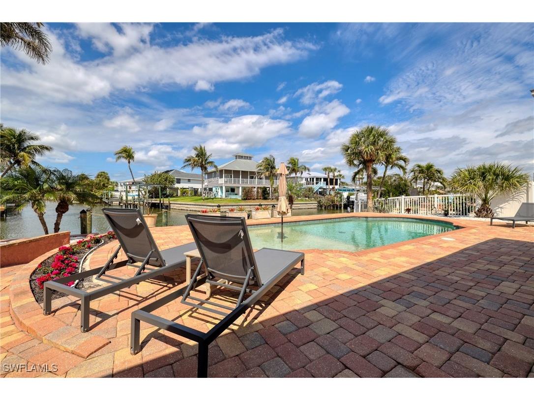309 Madison Court Fort Myers Beach FL 33931 225024037 image8