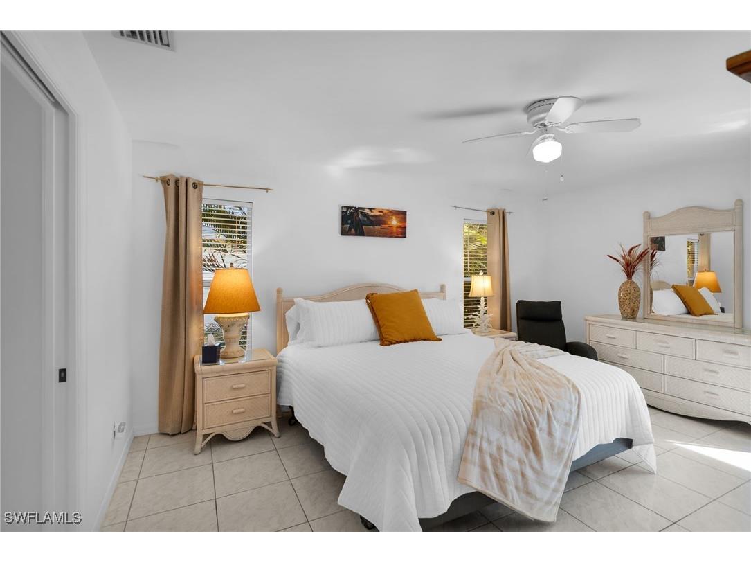 310 SE 27th Terrace Cape Coral FL 33904 225051635 image4