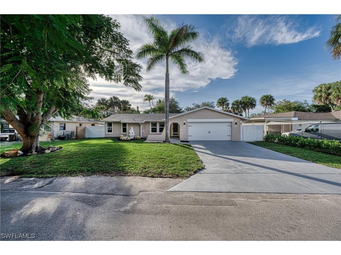 3112 Gordon Street Naples FL 34112 223088894 image1