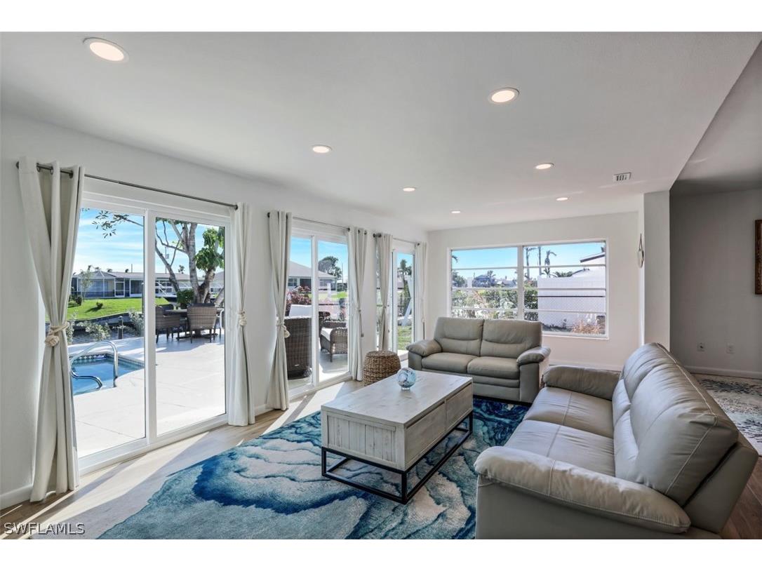 3113 SE 16th Place Cape Coral FL 33904 222083358 image1