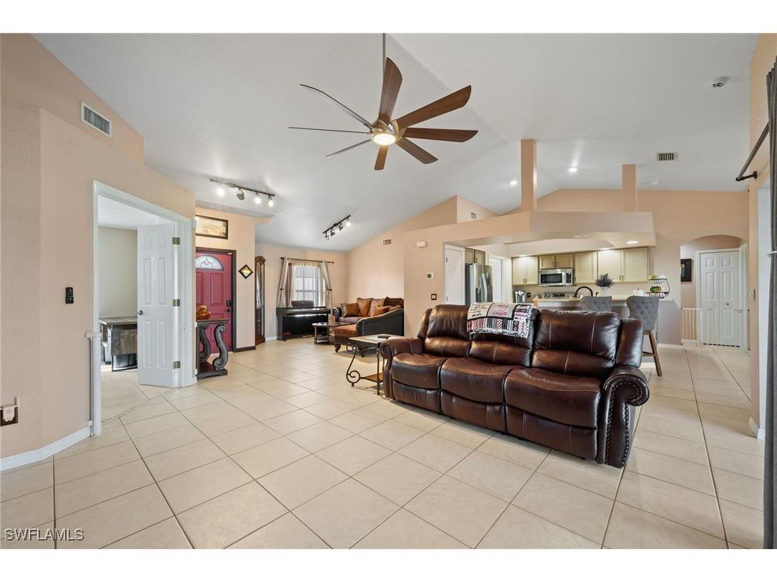 313 SE 21st Lane Cape Coral FL 33990 225019582 image10