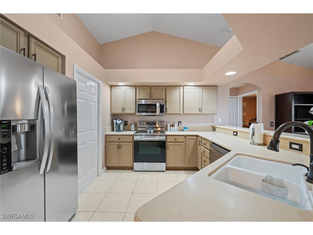 313 SE 21st Lane Cape Coral FL 33990 225019582 image12