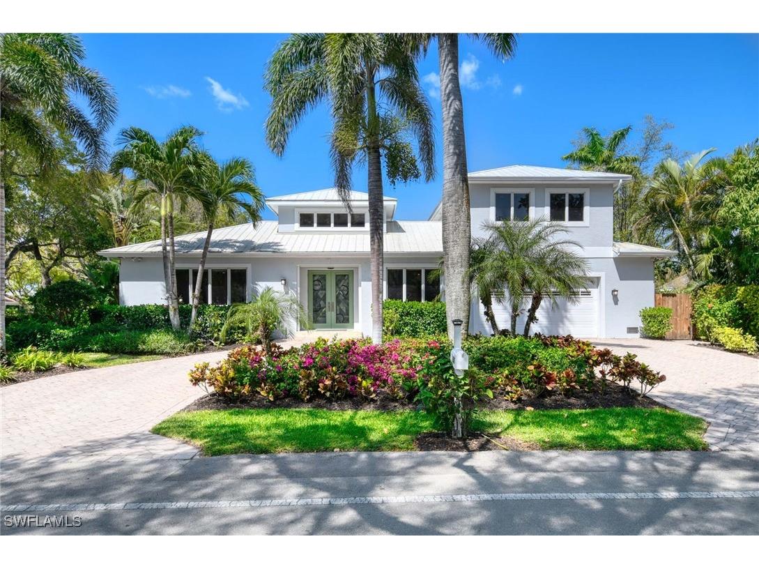 315 6th Street N Naples FL 34102 224095860 image1