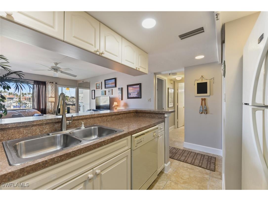 3170 Matecumbe Key Road #112 Punta Gorda FL 33955 225031018 image8