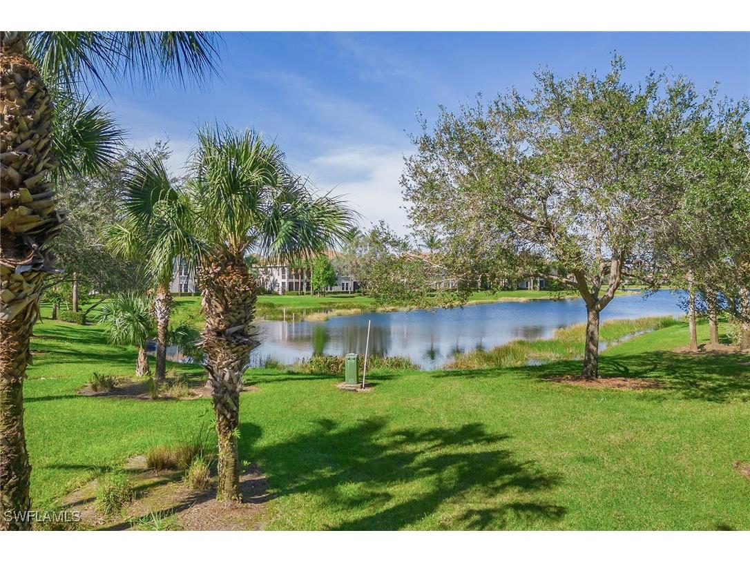 3189 Aviamar Circle #202 Naples FL 34114 224096273 image1