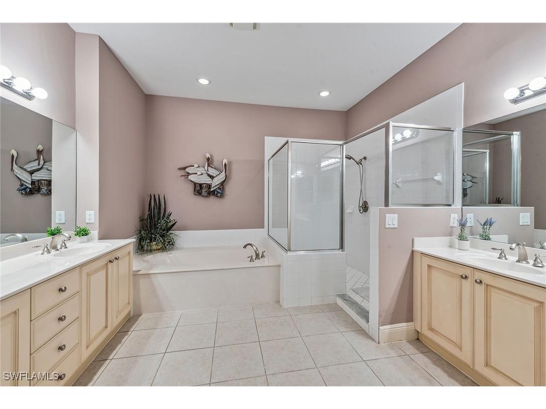 3189 Aviamar Circle #202 Naples FL 34114 224096273 image16