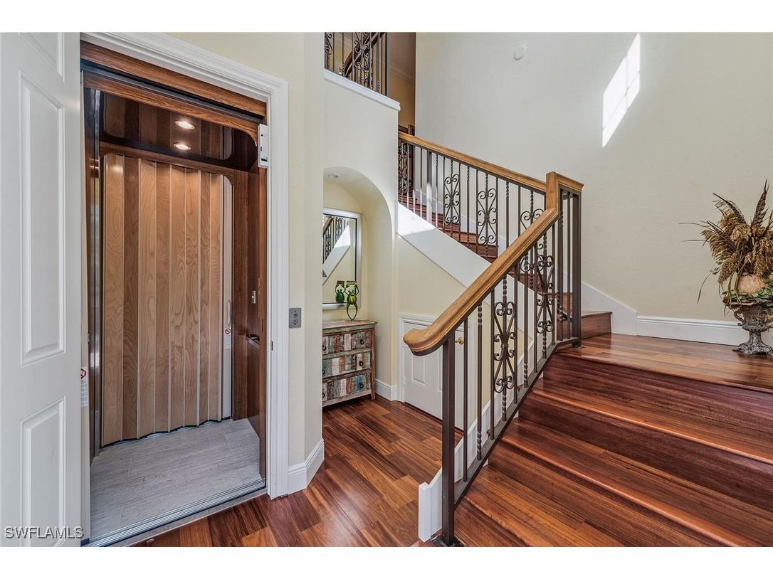 3189 Aviamar Circle #202 Naples FL 34114 224096273 image22