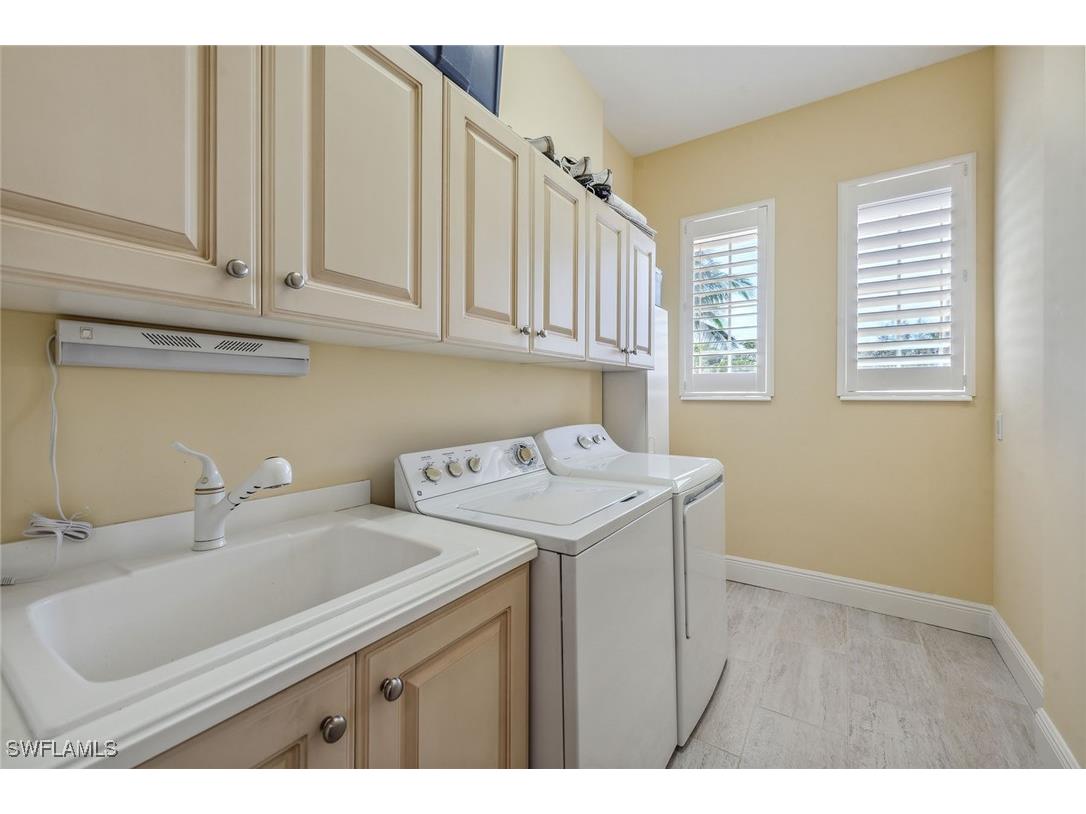 3189 Aviamar Circle #202 Naples FL 34114 224096273 image24