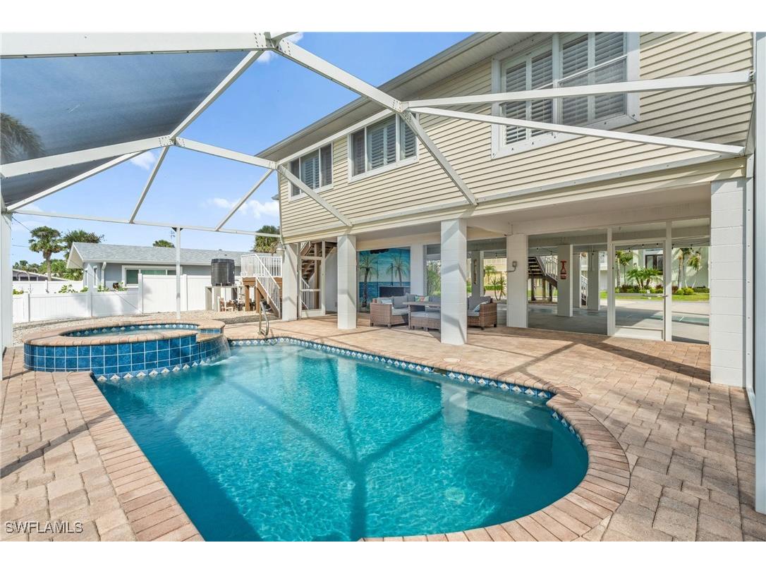 320 Madison Court Fort Myers Beach FL 33931 225044670 image1